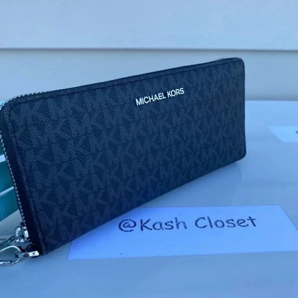 Michael Kors MK Jet Set Travel Continental Large Logo Wristlet / Wallet - Black - Picture 1 of 7